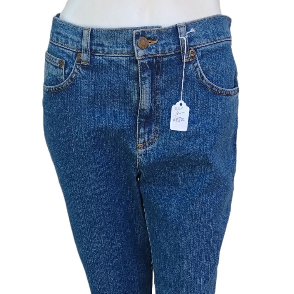 44828...Jones Sports Crop Jeans Size 6, W28" 21"Inseam 10"Rise - Picture 1 of 4